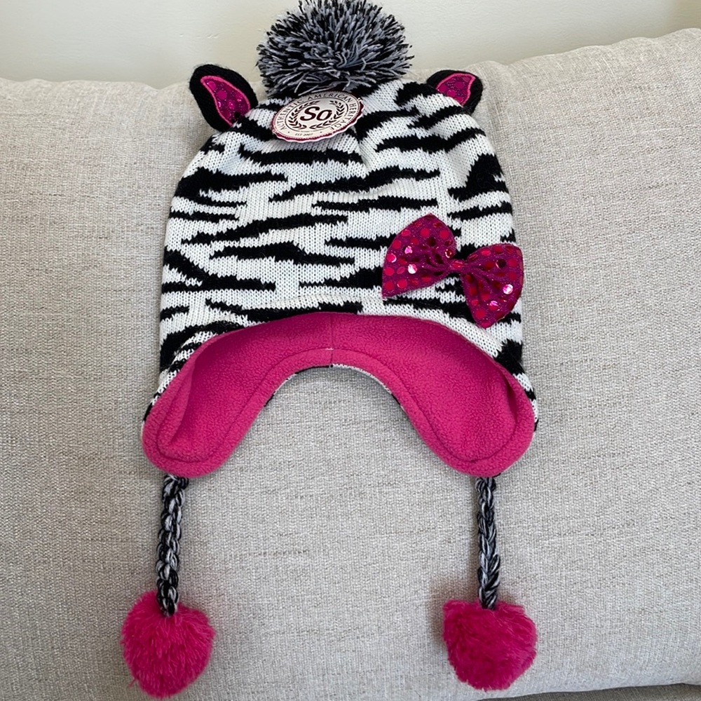 Girls SO winter hat NWT